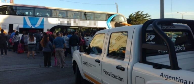 Viaje de egresados demorado por un chofer con alcoholemia positiva