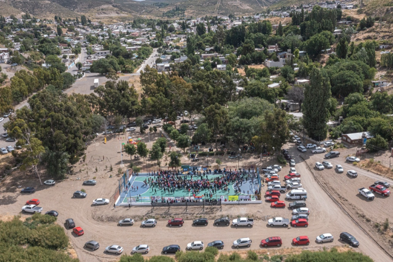 Las Latas reinauguró su playón deportivo ahora llamado Diego “Fatiga” Caniza