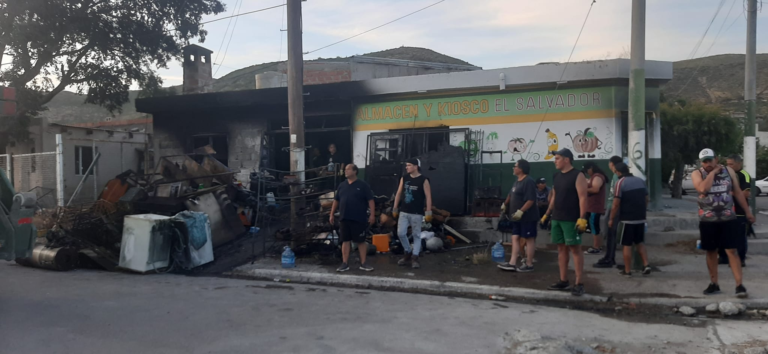 Una familia perdió todo en un incendio en el B° Laprida
