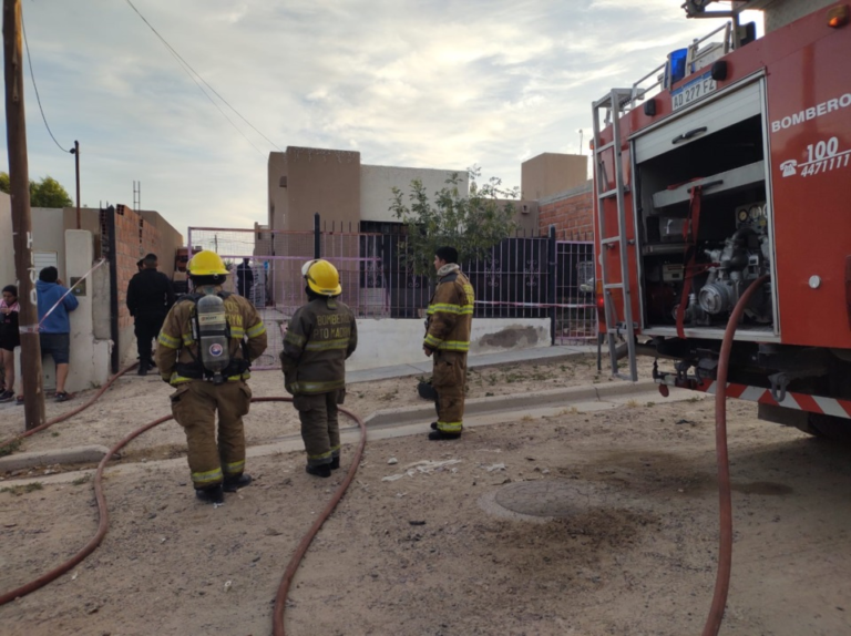 Una mujer de 86 años falleció en el incendio de una casa