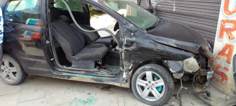 Brutal choque en Alsina y Dorrego: exigen un semáforo para evitar una tragedia