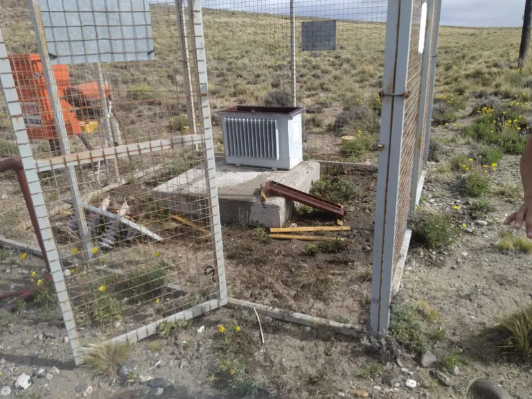 Fueron sorprendidos violentando un transformador para extraer el cobre