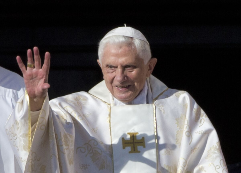 Falleció el papa emérito Benedicto XVI a los 95 años