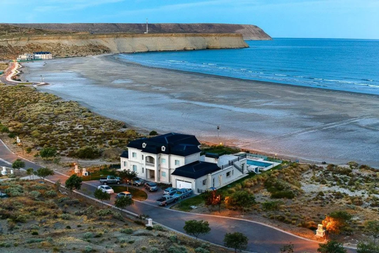 Robaron $100.000 pesos y una camioneta en el B° La Herradura