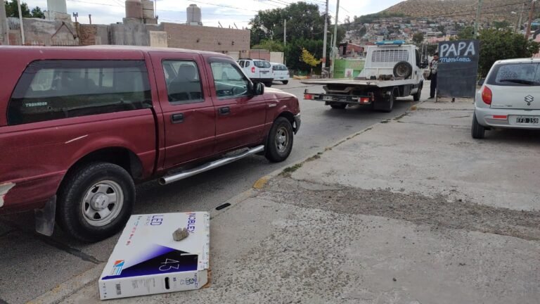 Dañaron una ventana e ingresaron a robar