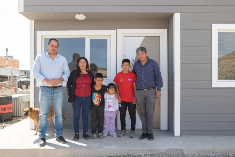 El programa Viviendas Sociales Municipal continúa beneficiando a familias comodorenses