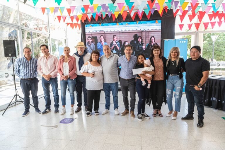 Entregaron aportes a murgas comodorenses que participarán de los carnavales 2023