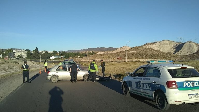 Perdió el control del vehículo y chocó contra el guardarrail