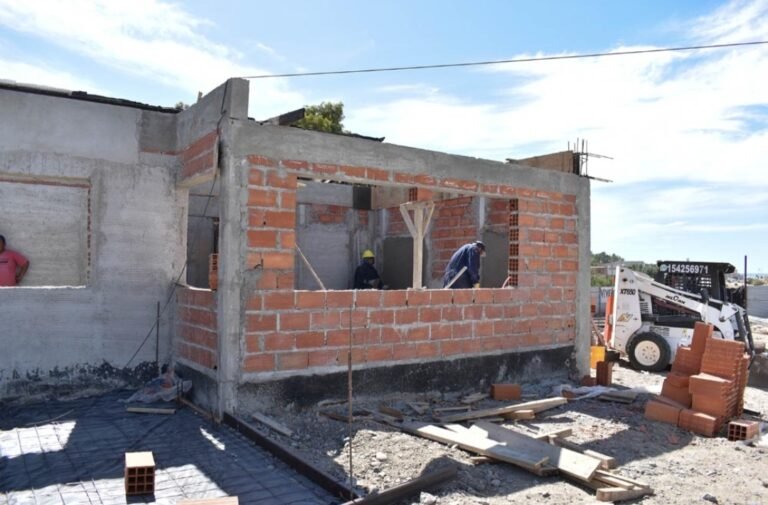 Construyen una nueva comisaría en Km 8