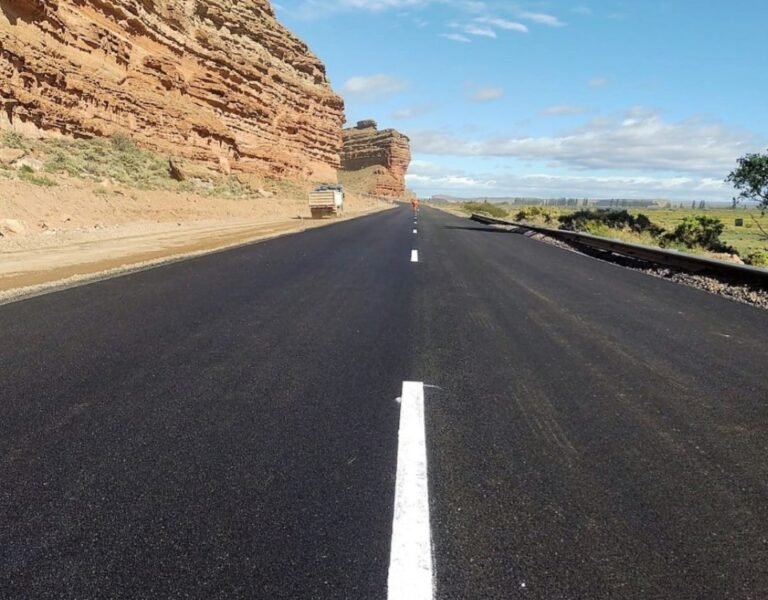 Se le averió el auto en ruta y cuando volvió a buscarlo con una grúa ya no estaba
