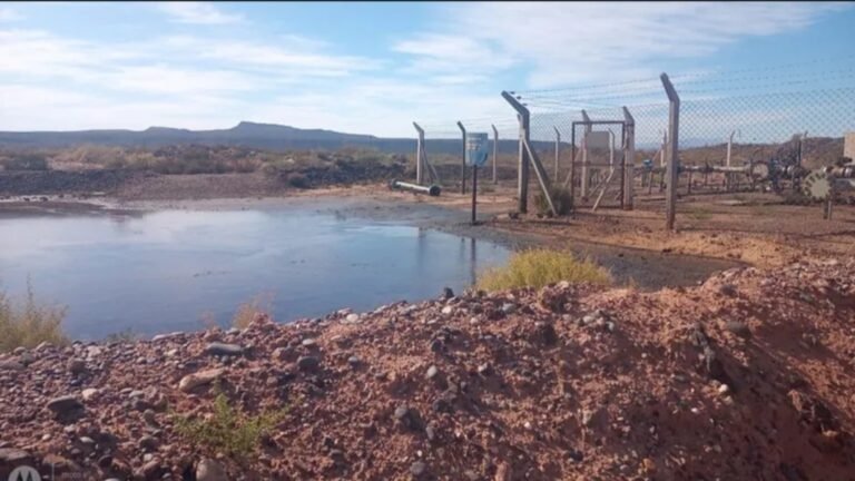 Se rompió un caño de YPF y produjo un derrame en un campo