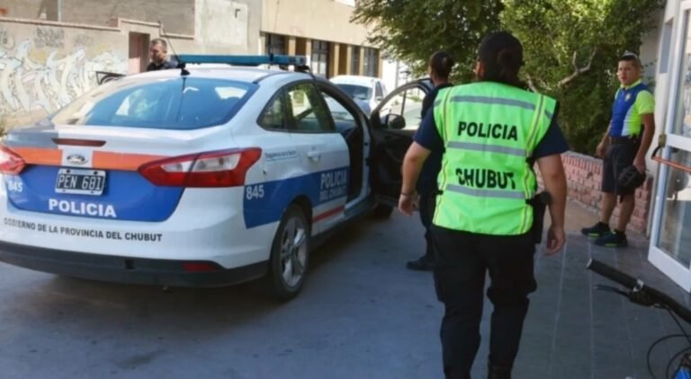 Una jubilada fue detenida porque pensaron que tenía un arma: era un holter