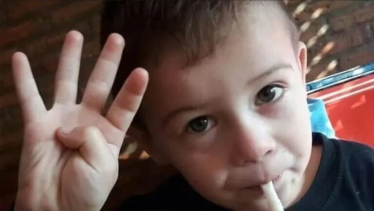 “Se mandó un moco y le pegué varias pataditas en la cola”: la confesión de la novia de la mamá de Lucio Dupuy