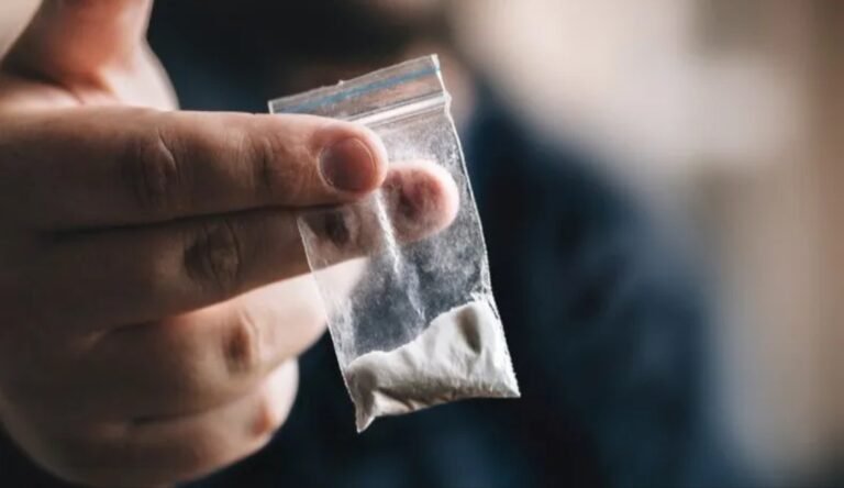 Alerta por dos jóvenes intoxicados con cocaína adulterada