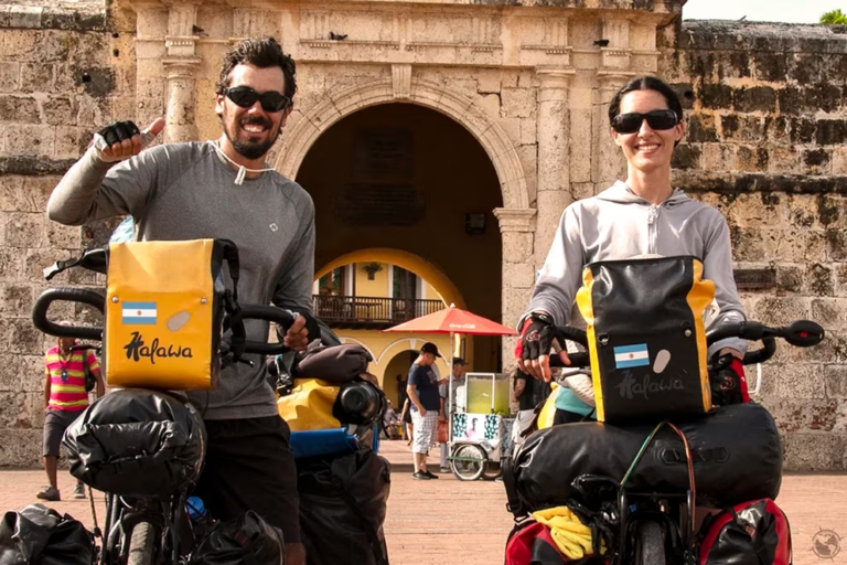 Viajaron juntos en bicicleta desde Alaska a Ushuaia y tardaron 6 años