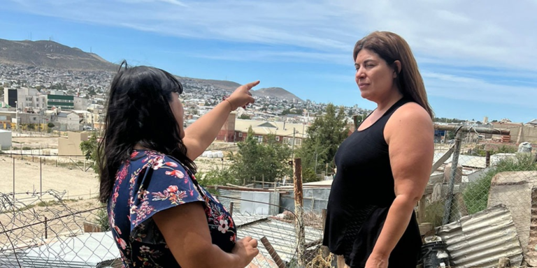 Ana Clara se reunió con vecinos que sufren el desmoronamiento de su vivienda