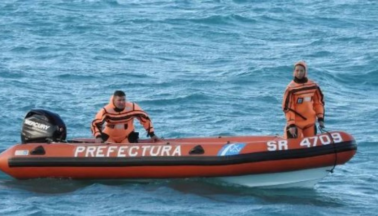 Sigue la búsqueda del kayakista desaparecido: hallaron un velero abandonado