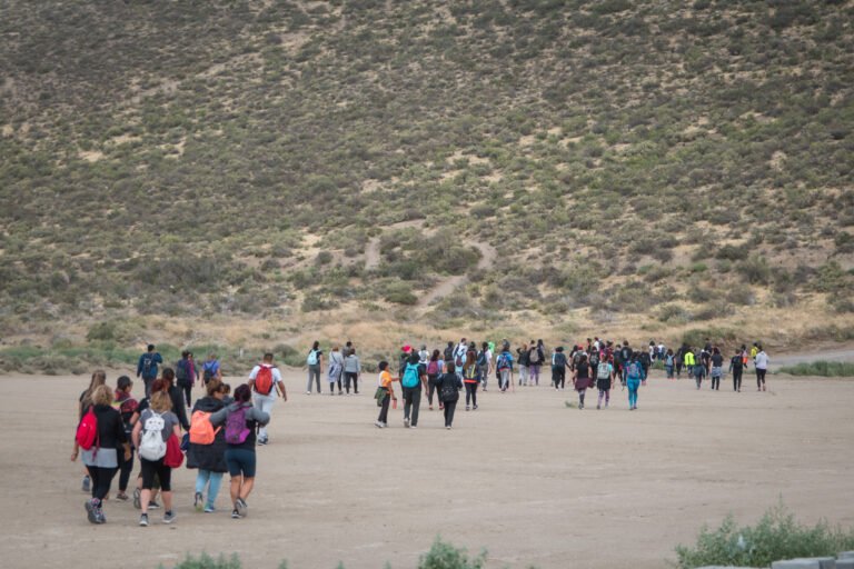 Más de 250 personas disfrutaron del trekking bajo la luna