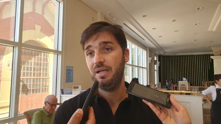 “Ahora que está acá, me gustaría que Katopodis responda los pedidos de informes”