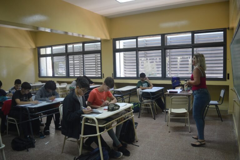 Más de 7.100 estudiantes comenzaron la escuela de verano