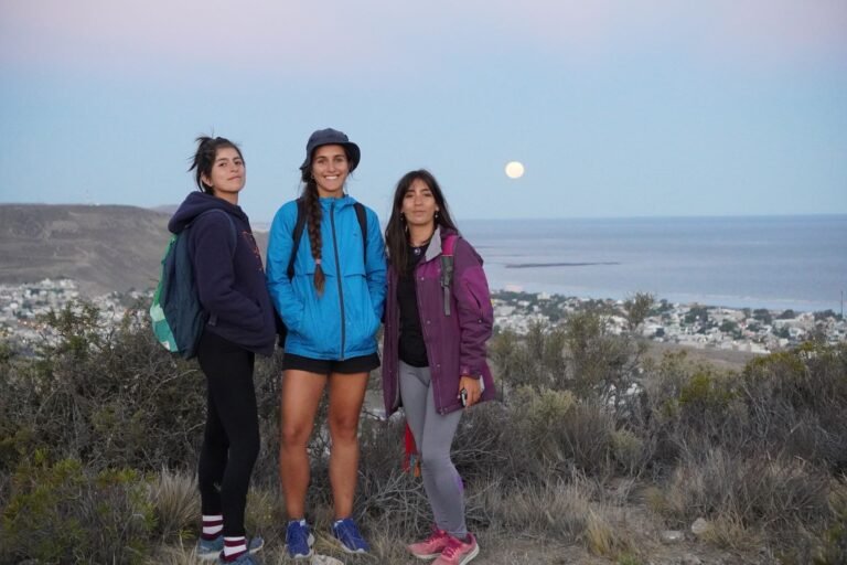 Trekking bajo la luna: experiencia Rada Tilly y Comodoro Rivadavia