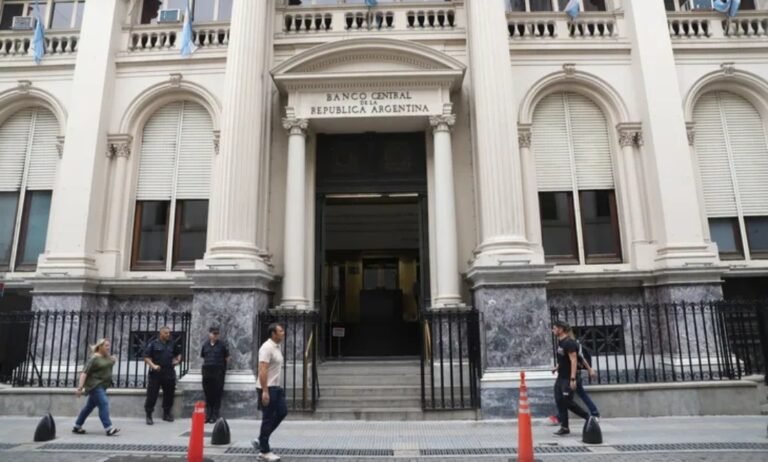 El Banco Central anunció que habrá un billete de $2.000 y analiza lanzar el de $5.000