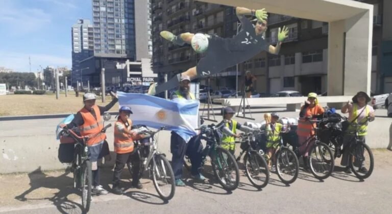 Armaron sus bicicletas y cumplieron su sueño de conocer el mar