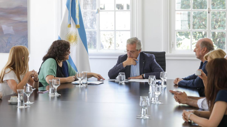 Es ley la creación del Régimen de Protección Integral de menores con cáncer