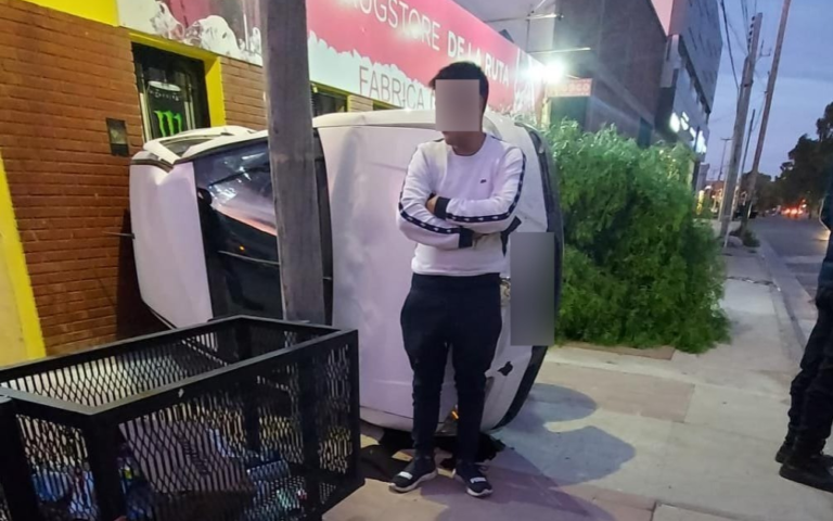Manejaba borracho y terminó protagonizando un increíble vuelco