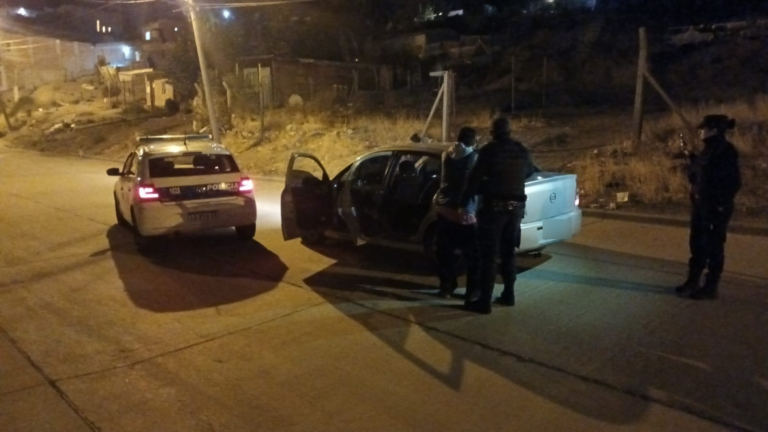 Intentaron fugarse de un control: habrían cometido un robo recientemente