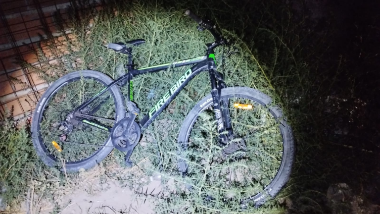 Robó una bici, se metió a otra casa para esconderse y la Policía lo atrapó