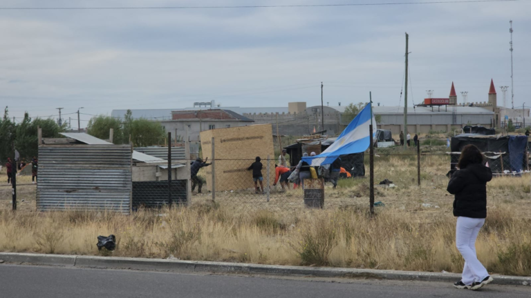 La Justicia ordenó desalojar a las familias que usurparon tierras en Km. 8