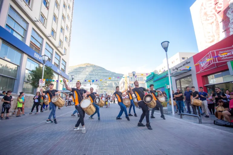 El Centro Comercial a Cielo Abierto festejó su primer año a todo color