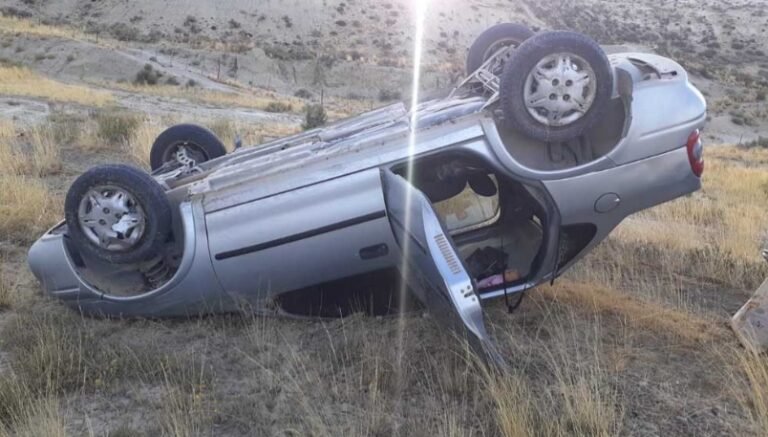 Fuerte vuelco sin lesionados: iban de Madryn a Caleta Olivia