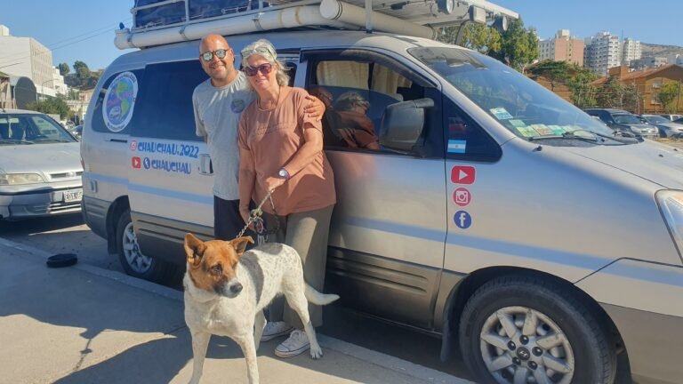 Vendieron todo, viven en un motorhome y recorren el país