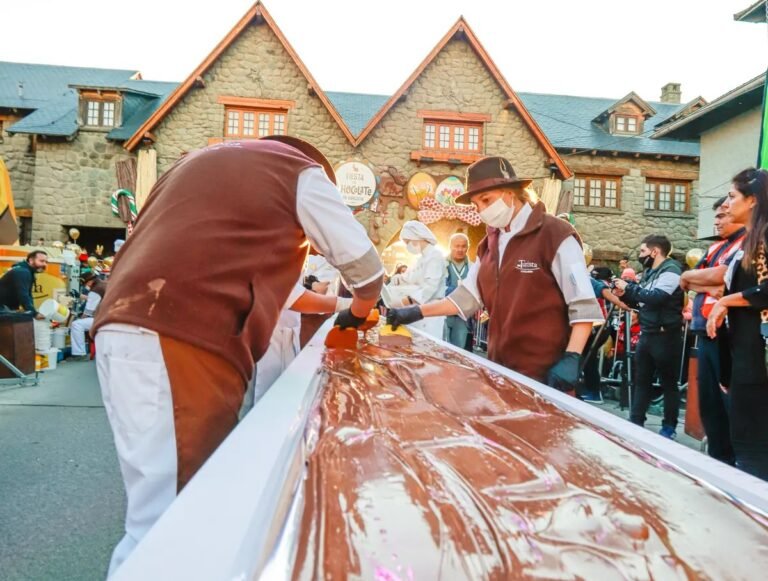 Fiesta del Chocolate: 150 chocolateros fabricarán la barra más larga del mundo