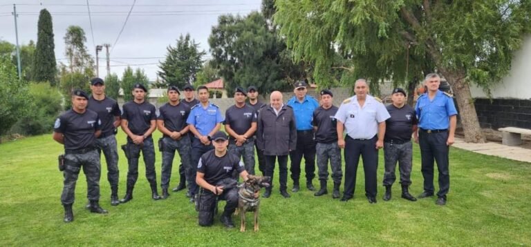 La Policía del Chubut reconoció a efectivos policiales y al can Daisy