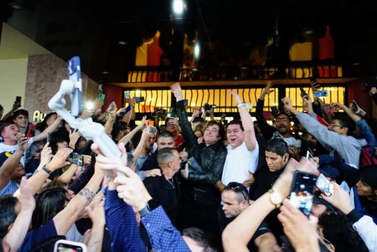 Al grito de “la casta tiene miedo” Milei visitó Comodoro