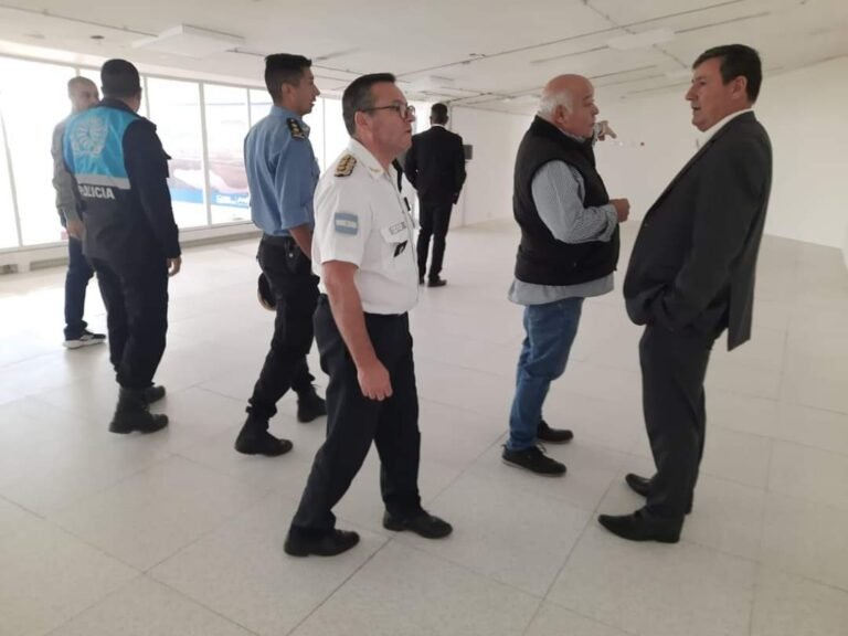 Recorrida por dependencias policiales y futuro centro de monitoreo