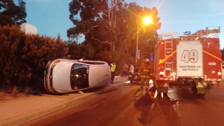 Arrojó positiva la alcoholemia del conductor que volcó frente al Huergo