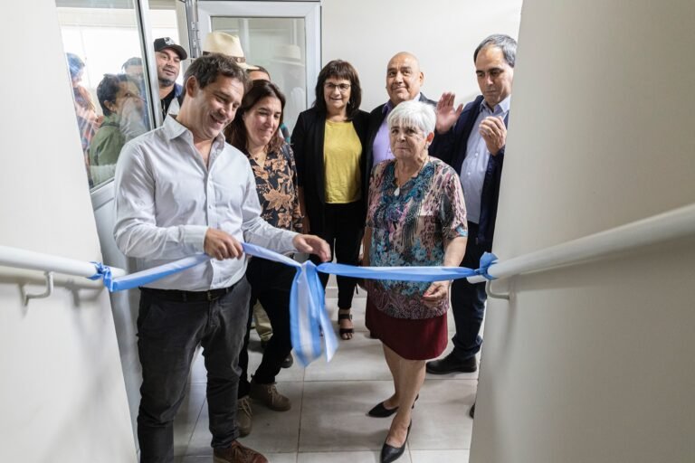 Inauguraron la segunda etapa del Centro de Jubilados Barrio Roca