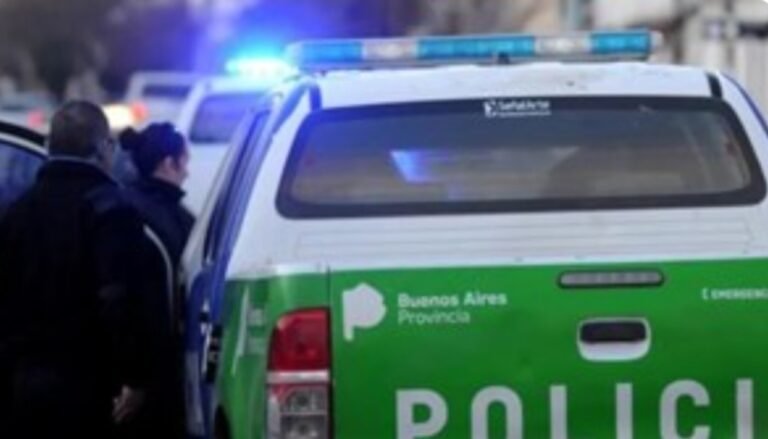En medio de un cumpleaños discutió con su vecina porque no le devolvía unas sillas y la apuñaló