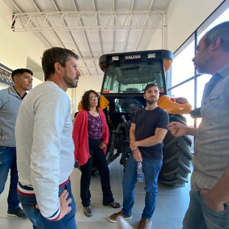 Torres y Merino recorrieron las nuevas instalaciones de ARHA en el Parque Industrial de Trelew