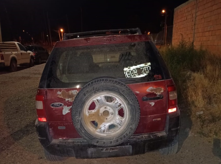 Conducía ebrio, se estrelló contra un alambrado y se quedó dormido