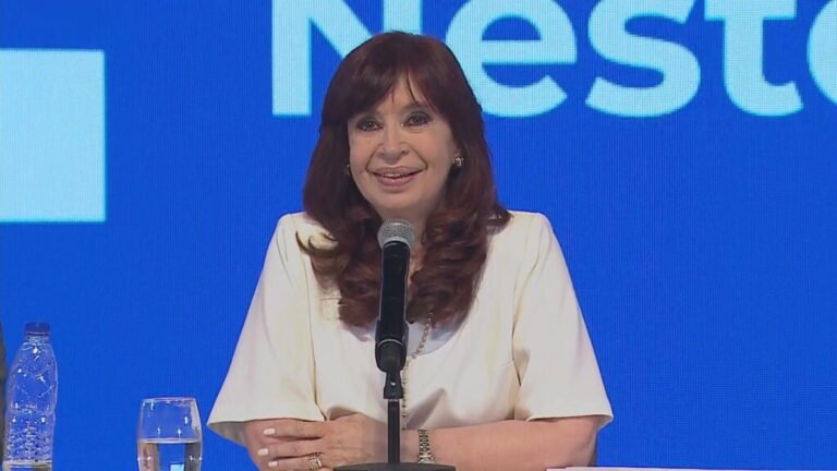 Cristina Kirchner: “No utilicen el bastón para dárselo por la cabeza a un compañero”