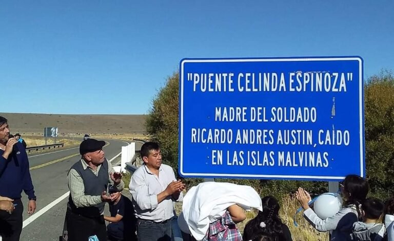 Descubrimiento de carteles en homenaje a la Gesta de Malvinas