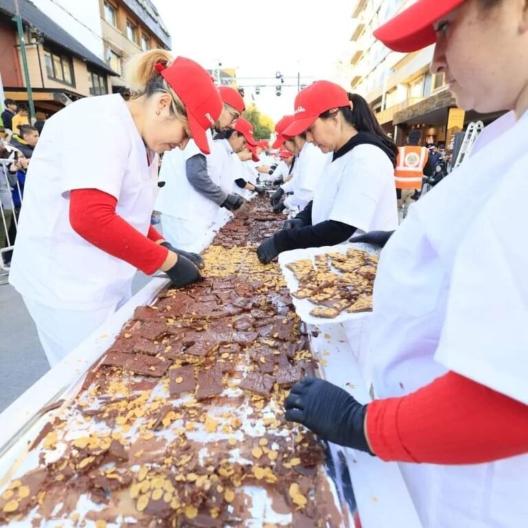Bariloche: 2000 kilos de chocolate para la barra más larga del mundo