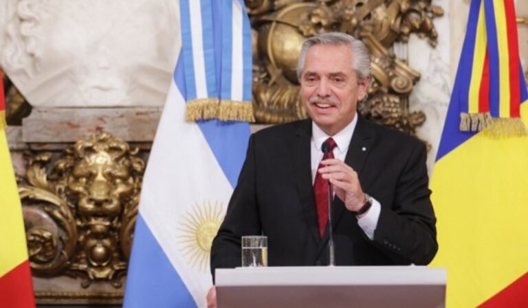 Fernández acusó a la “derecha argentina” de impulsar la corrida cambiaria: “Instalan rumores y después retiran su rentabilidad”