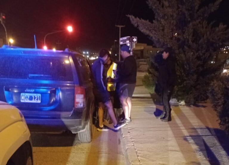 En estado de ebriedad, realizaba maniobras peligrosas con su vehículo