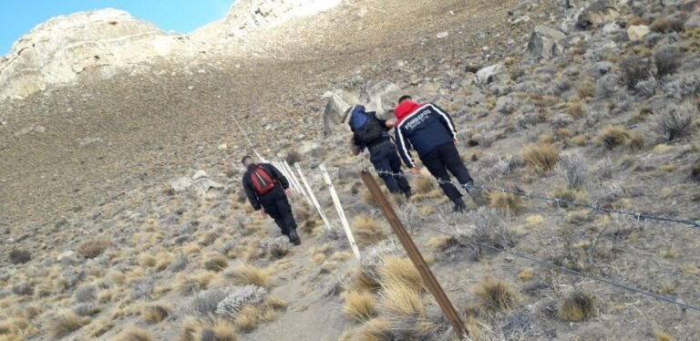 Bomberos rescataron del Cerro Calafate a tres personas